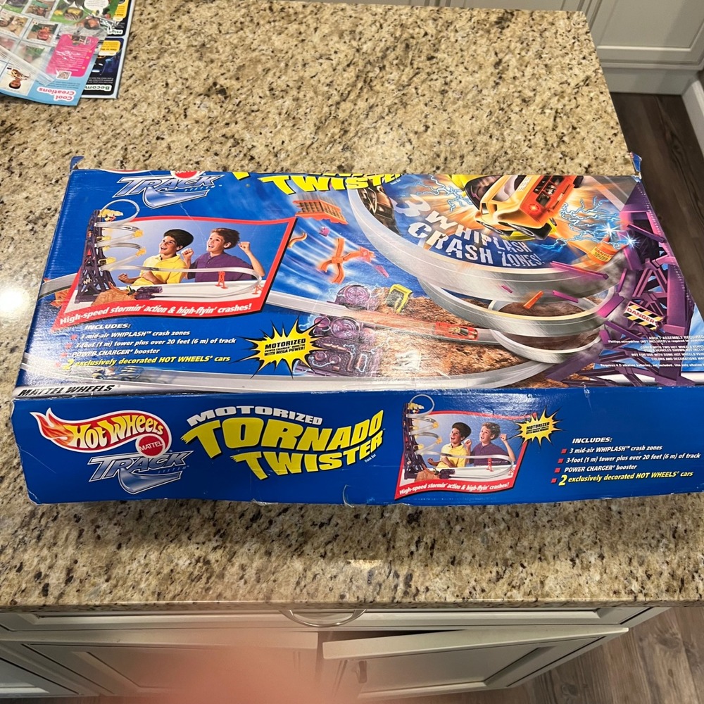 Hot Wheels Motorized Tornado Twister Track Set 2000 Mattel Vintage 25771 no cars - Picture 2 of 6